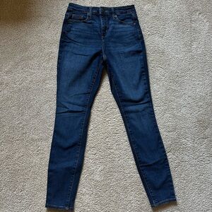 Universal Thread Women's Dark Blue Skinny Jeans